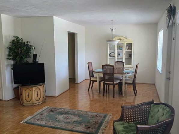 500 1st Ave S APT 203