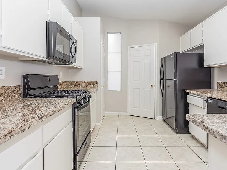5415 Moody Vista Ct — Photo 4