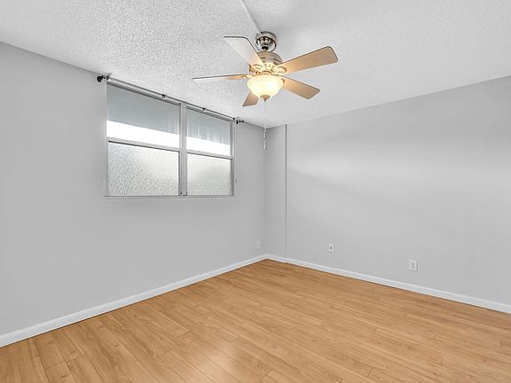 5th image of 110 Royal Park Drive #2G