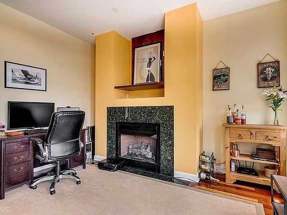 5th image of 1531 N Milwaukee Ave APT 4