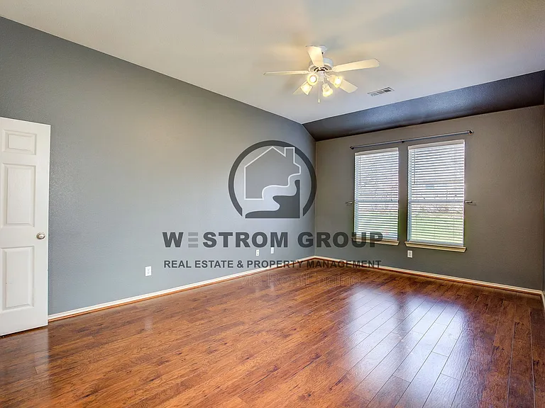 4537 Chris Dr — Photo 36
