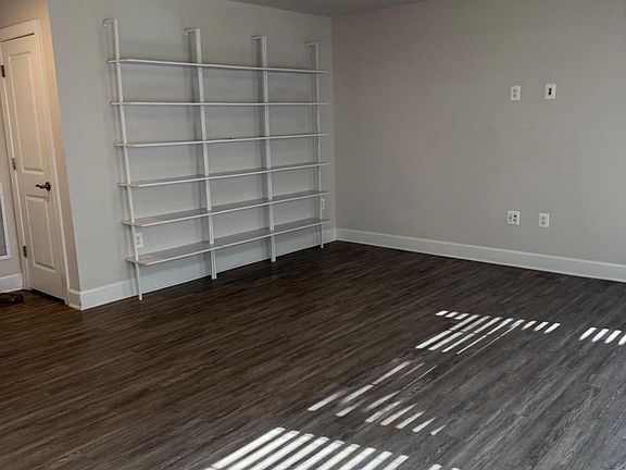 5th image of 140 Albany Pl