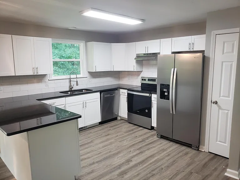1410 Southfield Dr — Photo 5