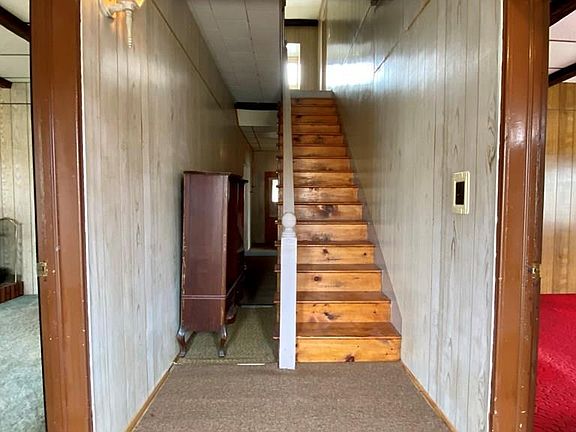 3rd image of 122 Kartes St