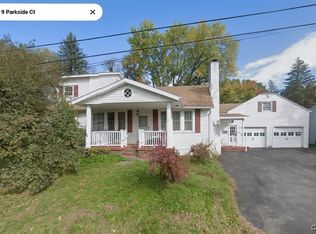 11 Parkside Ct #9, New York Mills, NY 13417