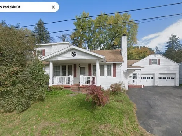 11 Parkside Ct #9, New York Mills, NY 13417