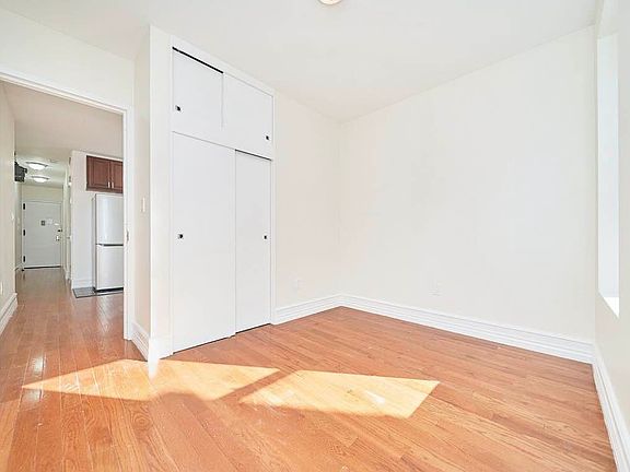 2nd image of 510 Amsterdam Ave APT 1A