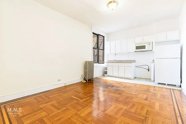 Rented by MNS | media 6