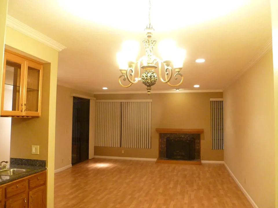 4641 Fulton Ave #1