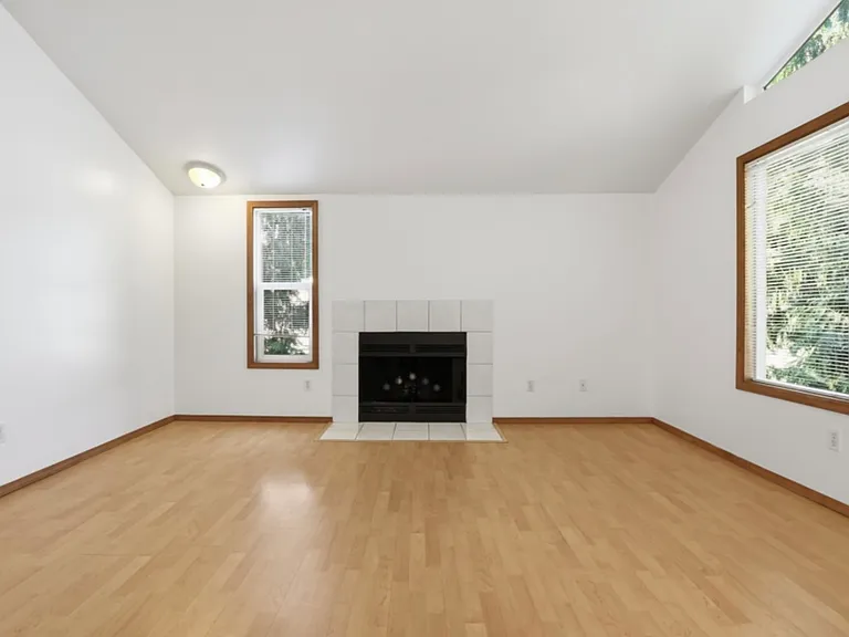 1408 NE 72nd St #2 — Photo 2