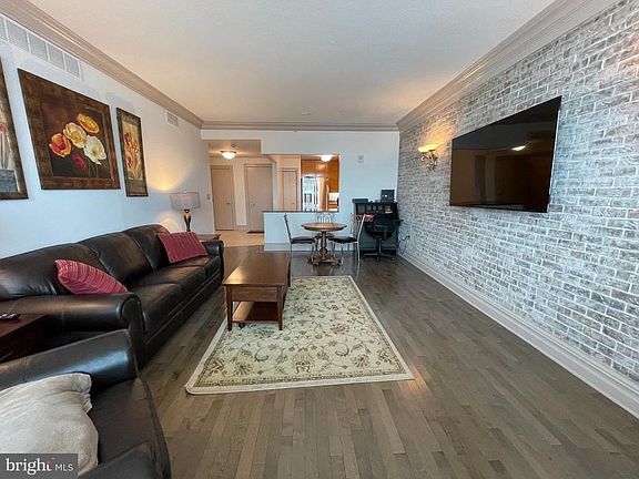 5th image of 717 S Chris Columbus Blvd #903