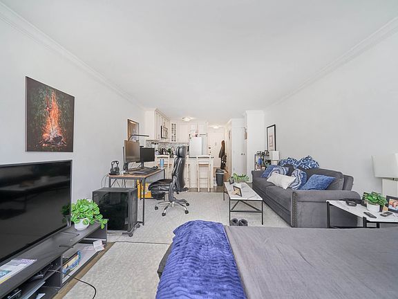 4th image of 155 E 38th St APT 10H