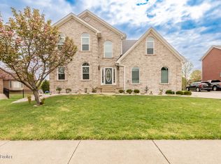 10810 Bardstown Woods Blvd, Louisville, KY