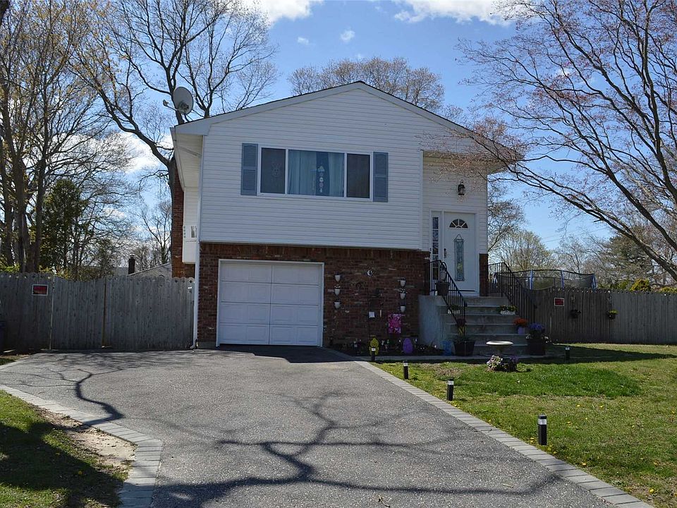 1st image of 16 Fannie Dr
