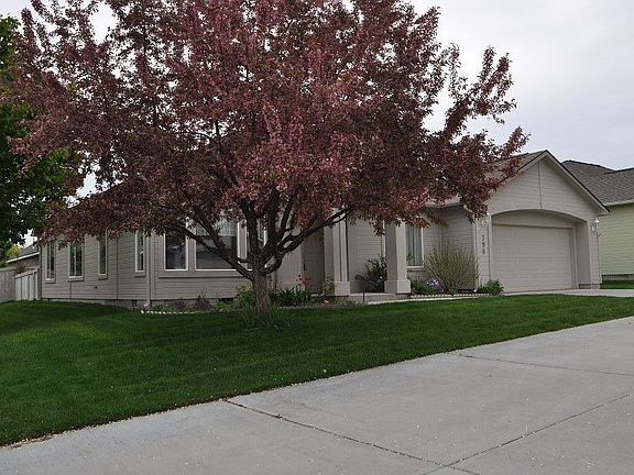 2nd image of 798 Canyon Park Ave