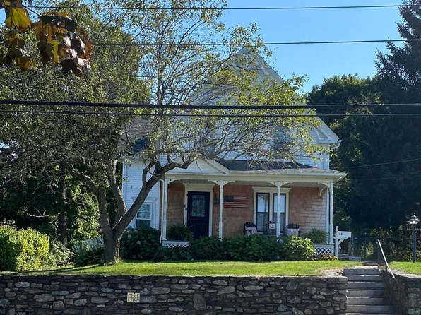 68 Paxton St, Leicester, MA 01524