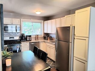 1835 Oliver Ave APT 4, Valley Stream, NY 11580