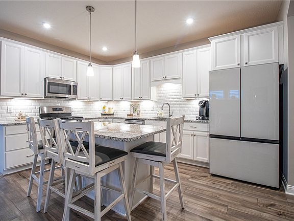 3rd image of 1358 Brookchase Cir