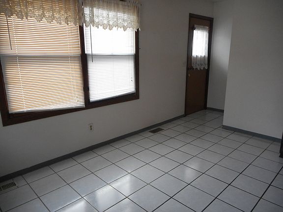 3rd image of 26162 N Walnut Ave