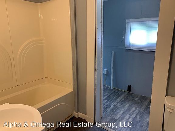 3rd image of 376 Newman St