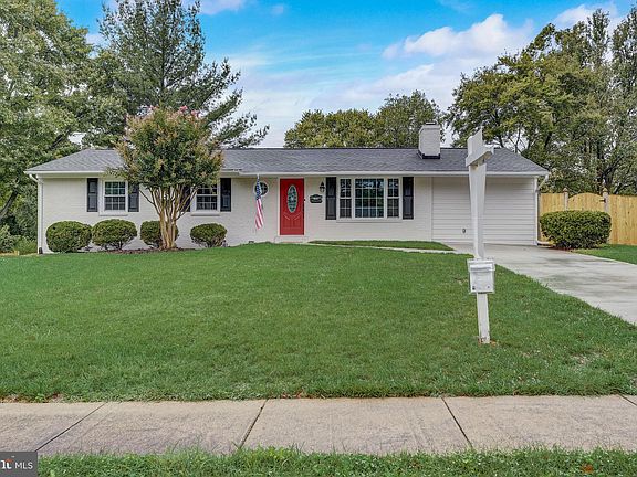 3rd image of 5204 Ampthill Dr
