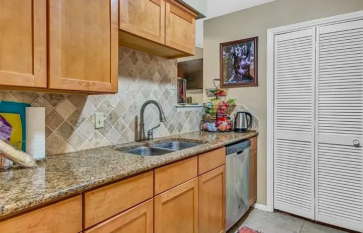 1 bed, 788 sqft, $975 — Photo 3
