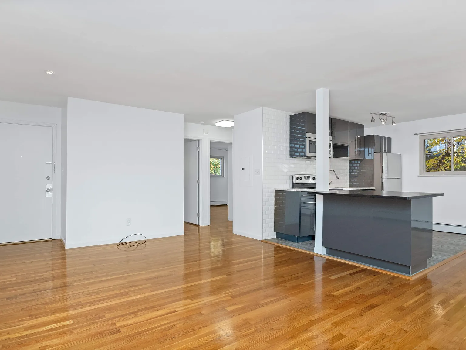 2821 Griffiths Ave — Photo 4