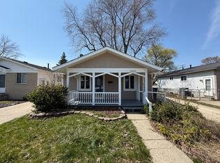 28219 Felician St, Roseville, MI 48066