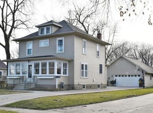 215 N 8th St, Estherville, IA 51334