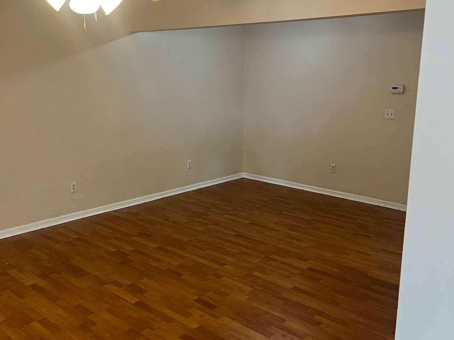 3 bed, 1.5 bath, 1254 sqft, $2,000 — Photo 4