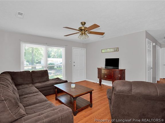 5th image of 212 Reaves St