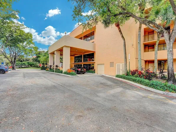 8592 W Sunrise Blvd APT 408, Plantation, FL 33322