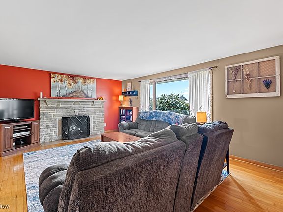 2nd image of 508 Manor Cir