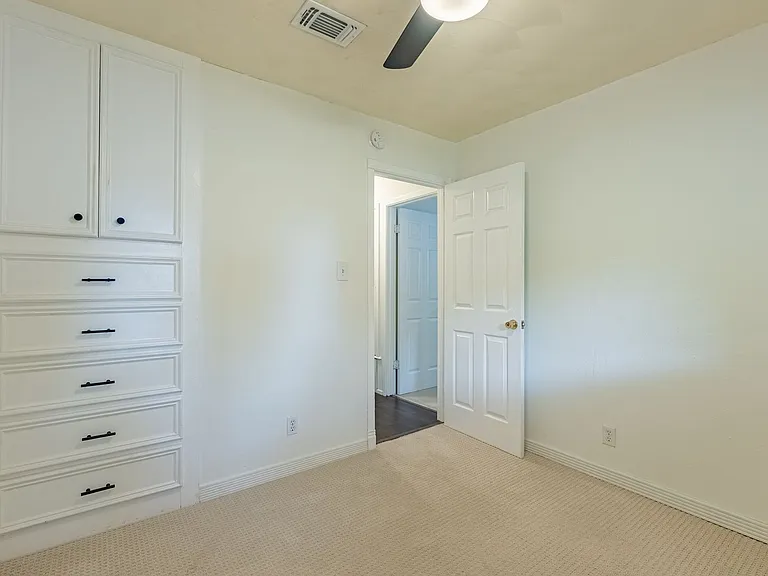 6505 Pevensey Dr — Photo 8