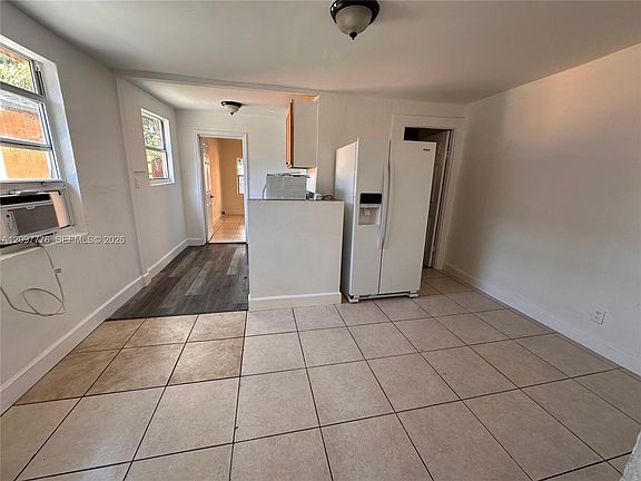2nd image of 1429 SW 3rd St #5