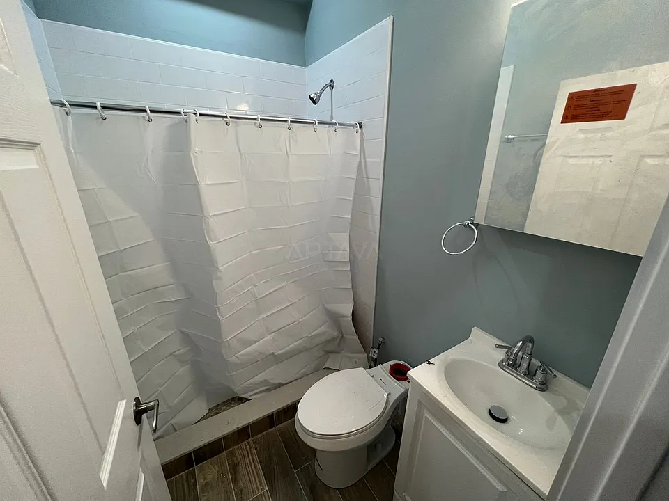 15 Harold St #3