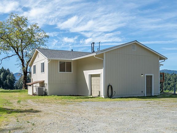 4th image of 54021 Wildwood Drive