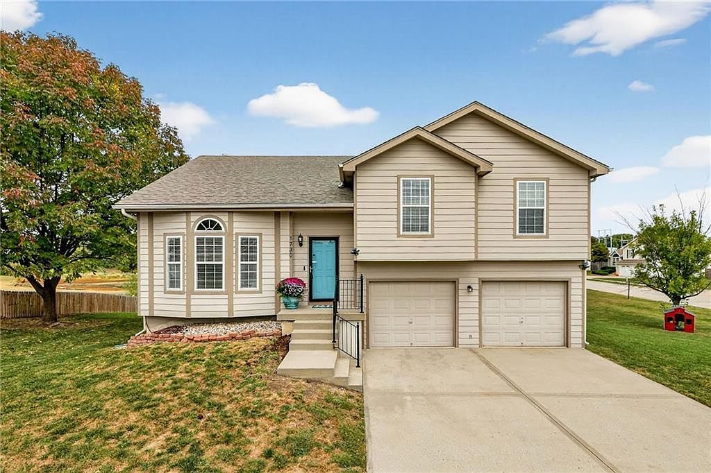 1730 NE Chowning Dr, Kansas City, MO 64155 | Zillow