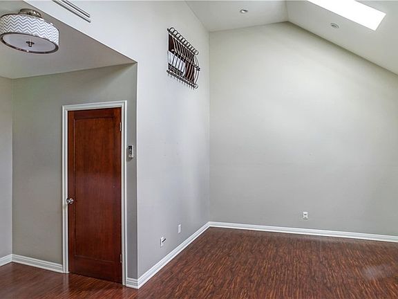 3rd image of 4322 Ponca Ave
