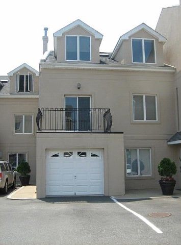 1st image of 1408-1444 Outlook Ave #3