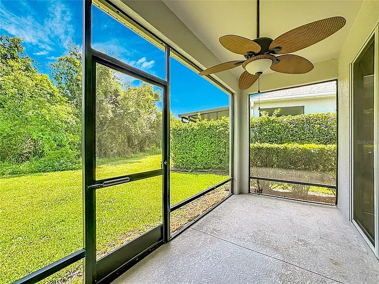 7434 Surrey Pines Dr — Photo 37