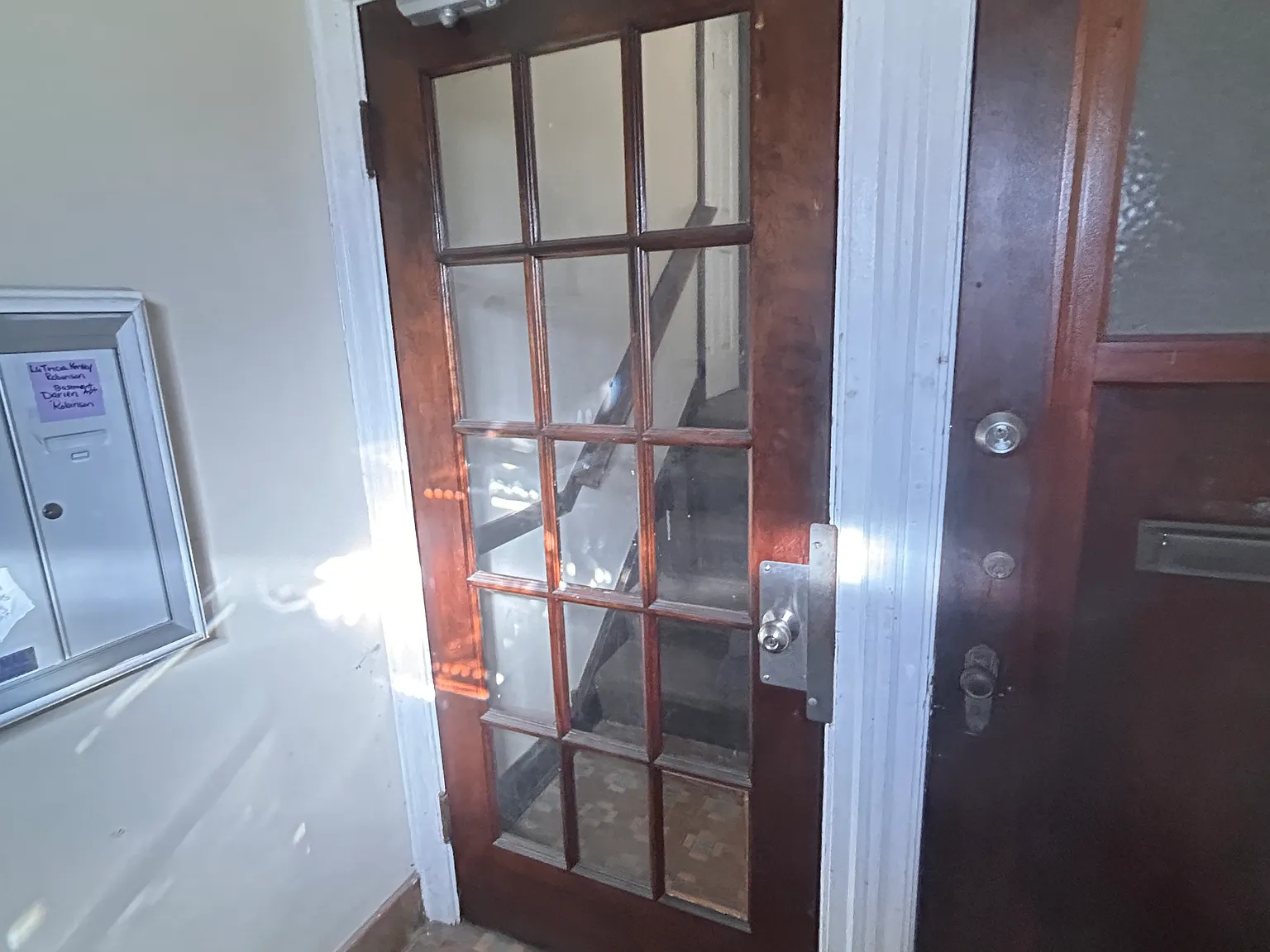 3 bed, 1100 sqft, $2,000 — Photo 2