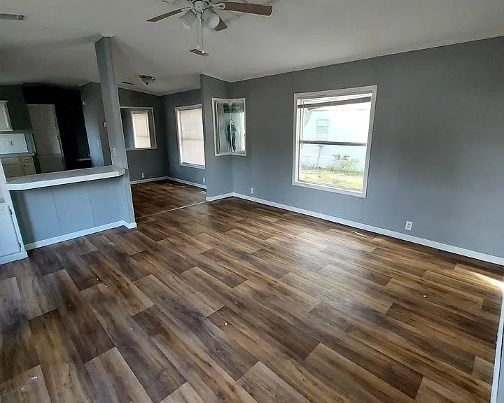 1122 W Verdine St #27 — Photo 3