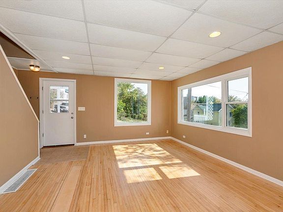 5th image of 319 N 22nd Ave W