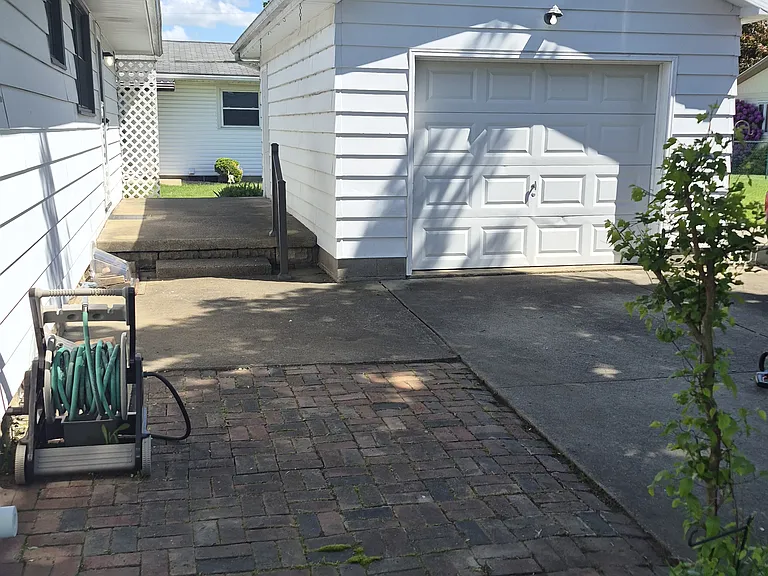324 Church Ave SE — Photo 31