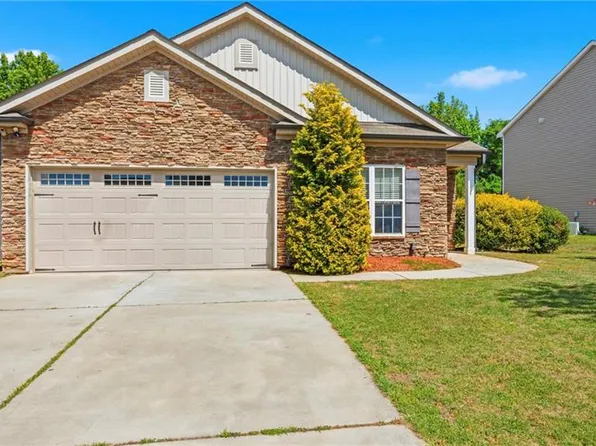 4035 Saint Johns St, High Point, NC 27265