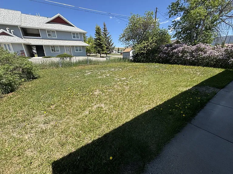 235 Curtis St — Photo 5