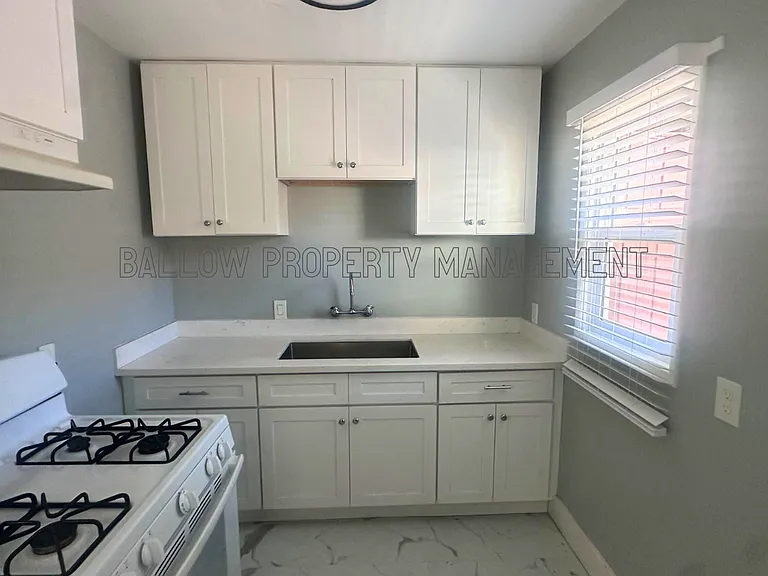 2141 E 16th St #2141 — Photo 3