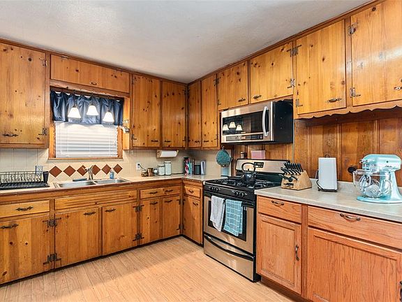 4th image of 505 Sandell Dr