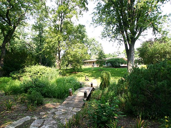 3rd image of 15 Orchard Ln